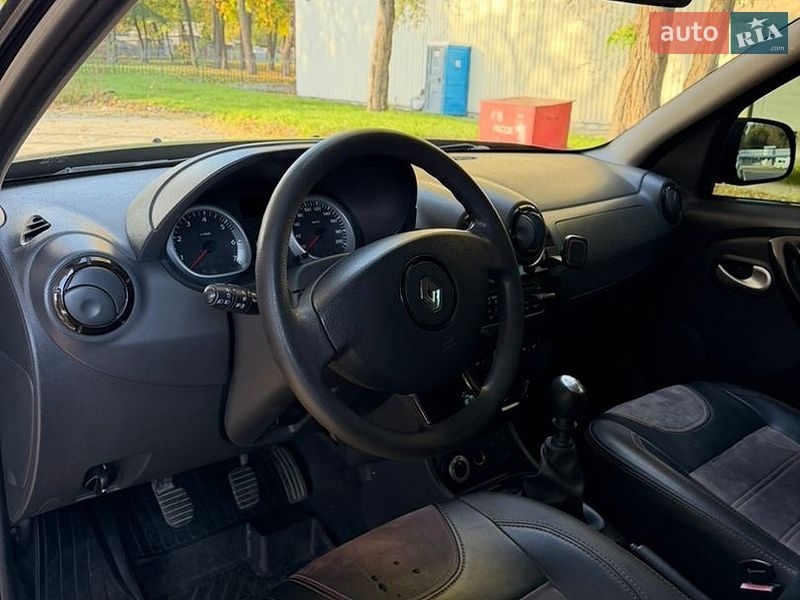 Позашляховик / Кросовер Renault Duster 2011 в Дніпрі