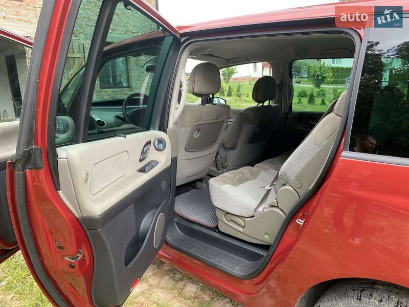 Минивэн Renault Espace 2005 в Дубно