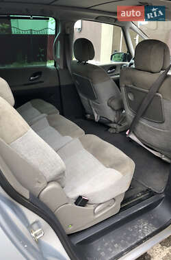 Минивэн Renault Espace 2004 в 