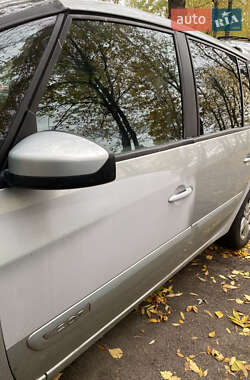 Минивэн Renault Espace 2004 в  фото 7 Минивэн Renault Espace 2004 в