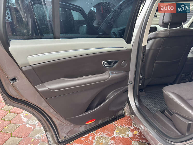 Минивэн Renault Espace 2015 в Краснограде фото 15 Минивэн Renault Espace 2015 в Краснограде