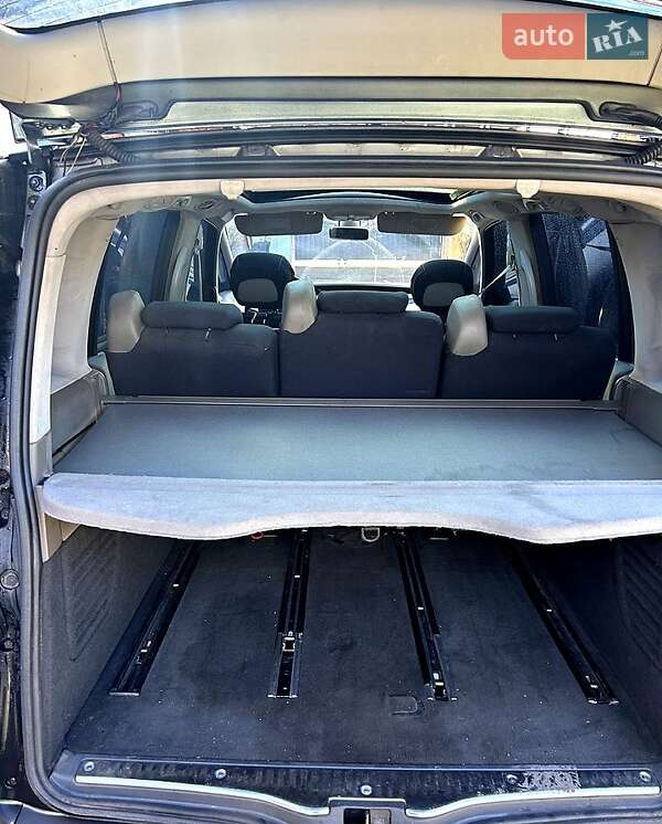 Минивэн Renault Espace 2004 в Першотравенске