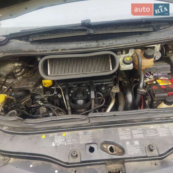 Мінівен Renault Espace 2005 в Смілі фото 7 Мінівен Renault Espace 2005 в Смілі