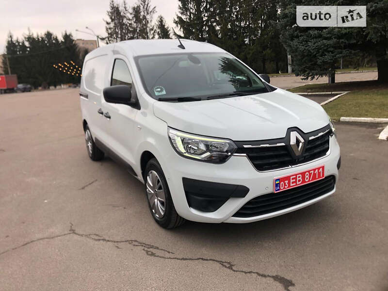 Грузовой фургон Renault Express 2022 в 