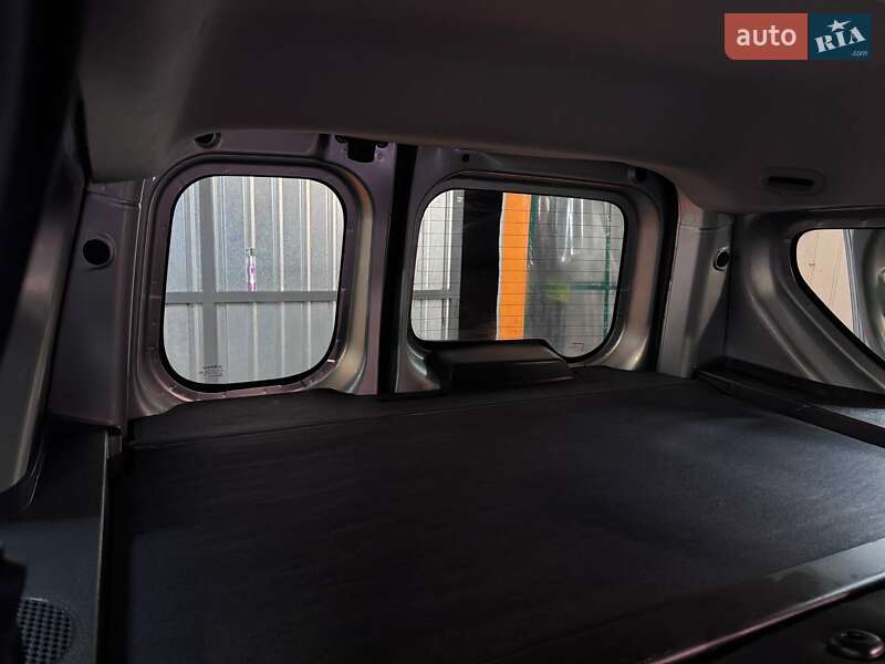 Мінівен Renault Express 2021 в Києві фото 35 Мінівен Renault Express 2021 в Києві