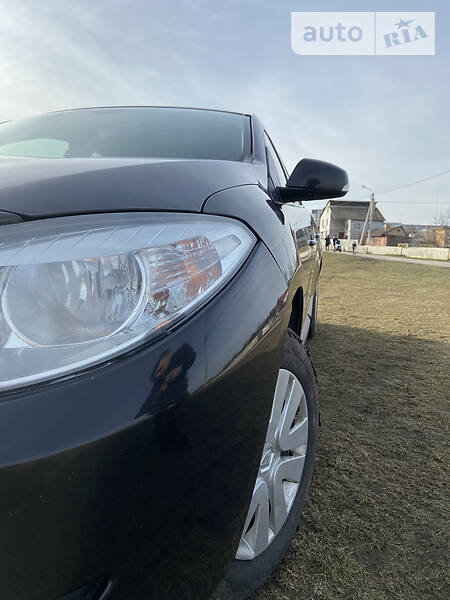 Седан Renault Fluence 2010 в Рівному