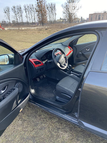Седан Renault Fluence 2010 в Рівному