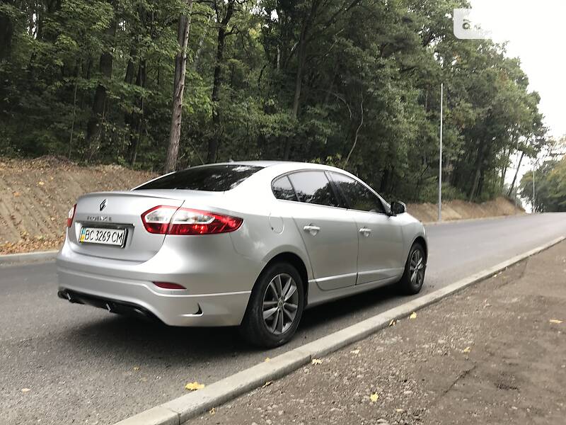 Седан Renault Fluence 2011 в Львове