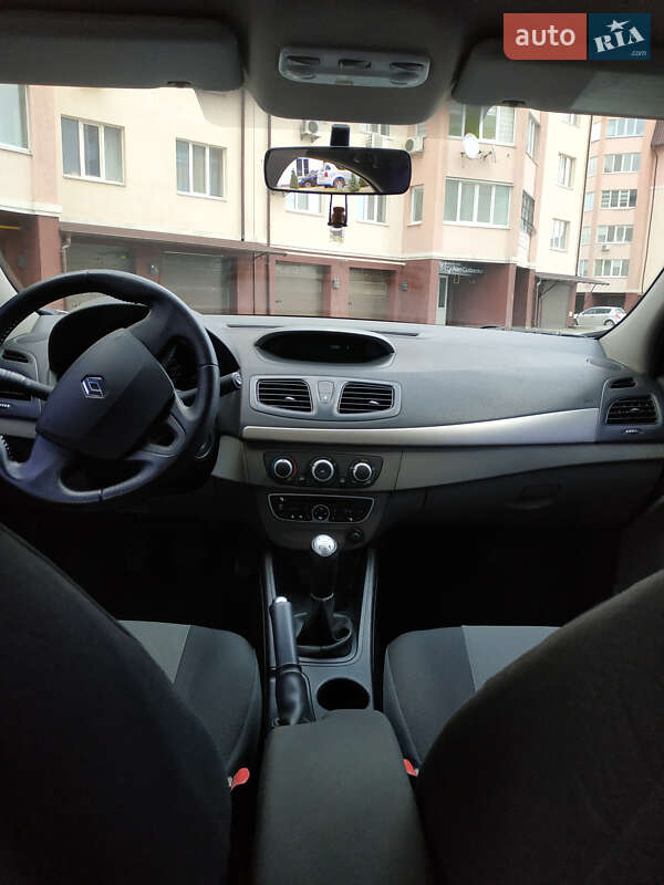 Седан Renault Fluence 2012 в Вишневом