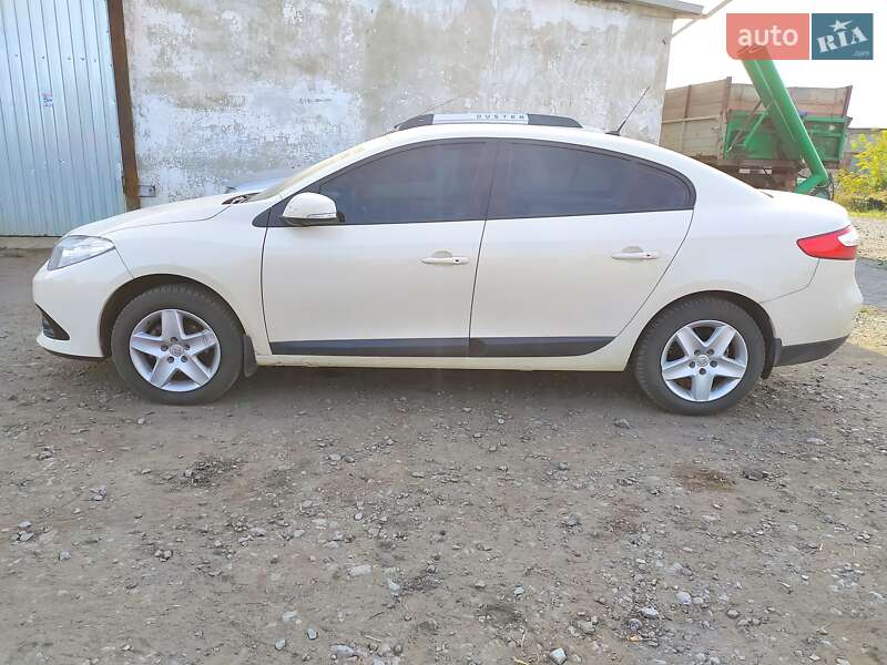 Седан Renault Fluence 2015 в Близнюках