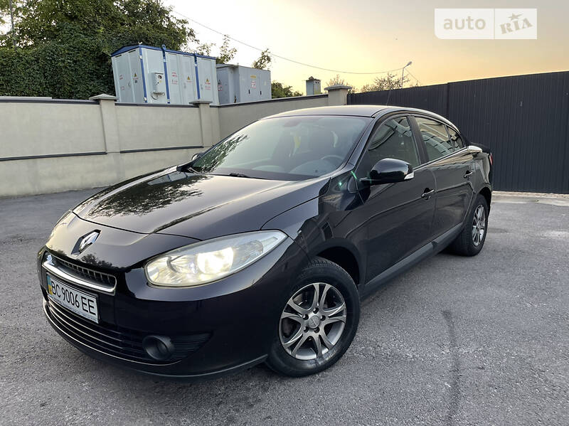 Седан Renault Fluence 2010 в Львові