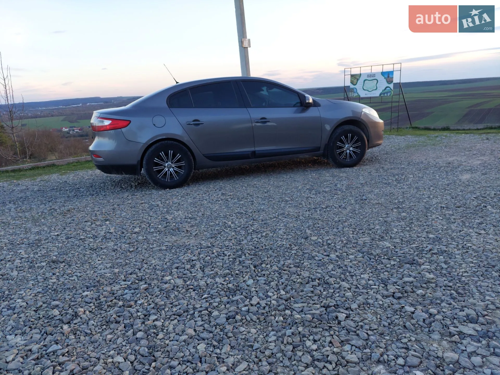 2010 Renault Fluence - мініатюра 14
