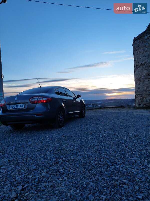 Седан Renault Fluence 2010 в Тернополі