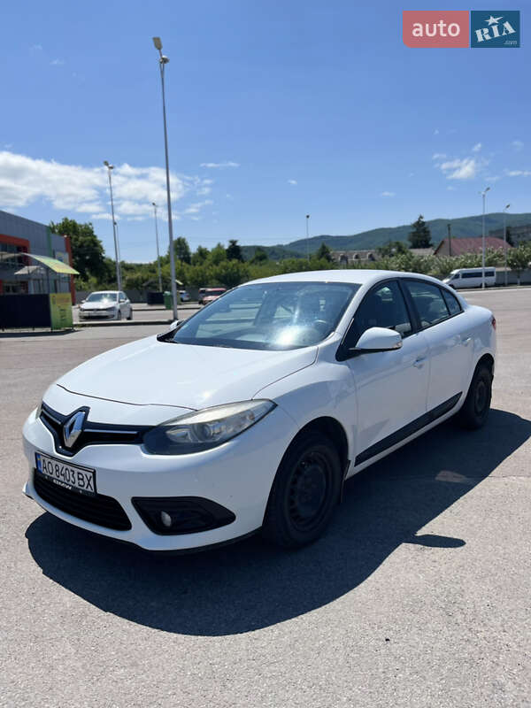 Седан Renault Fluence 2013 в Сваляве