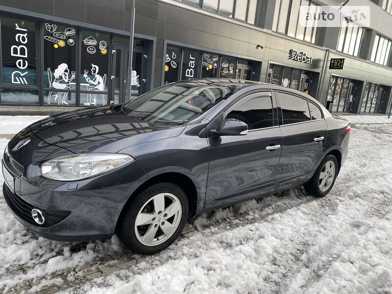 Седан Renault Fluence 2010 в Івано-Франківську