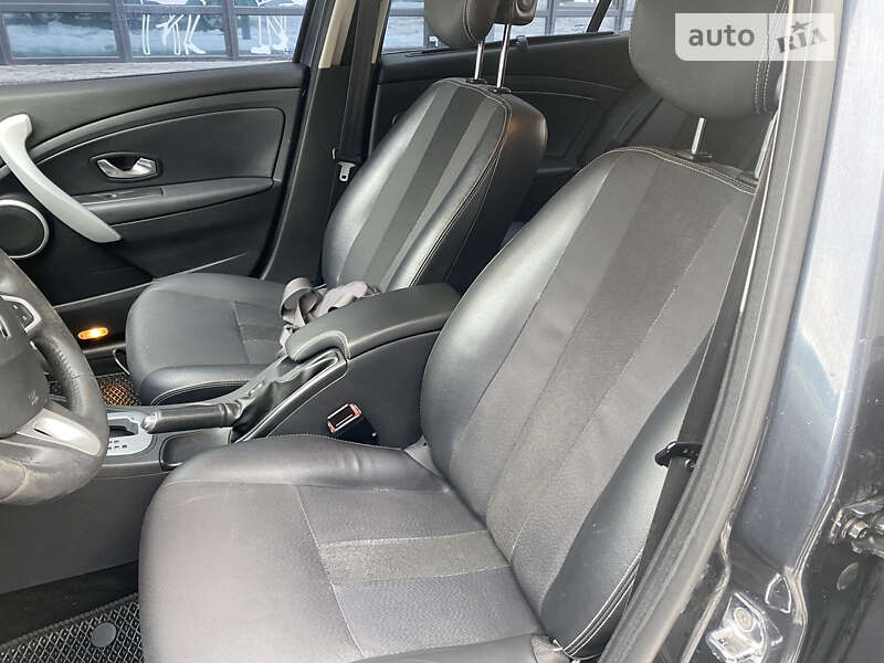 Седан Renault Fluence 2010 в Івано-Франківську