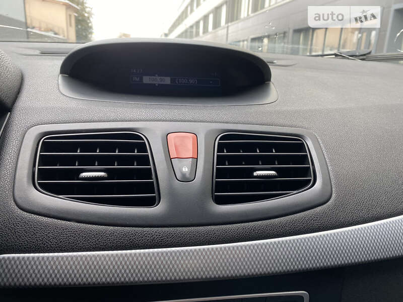Седан Renault Fluence 2010 в Івано-Франківську