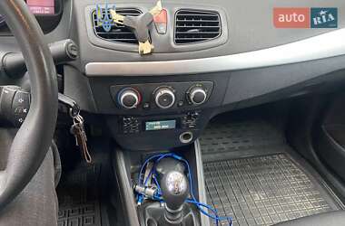 Седан Renault Fluence 2015 в 