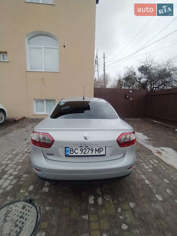Седан Renault Fluence 2010 в Львове