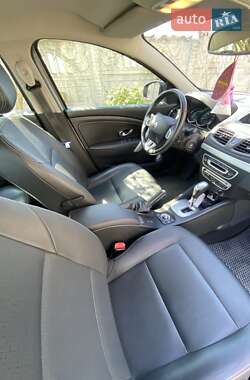 Седан Renault Fluence 2012 в 