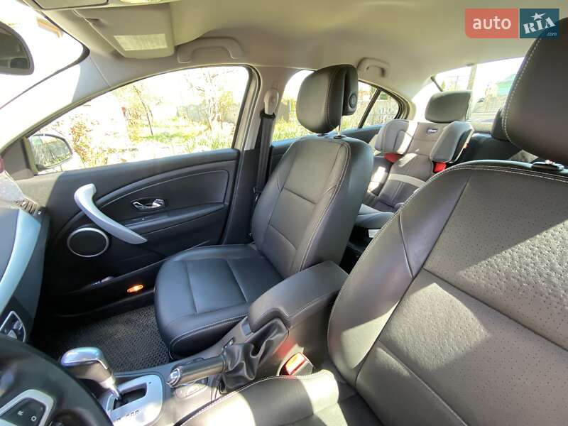 Седан Renault Fluence 2012 в Ровно