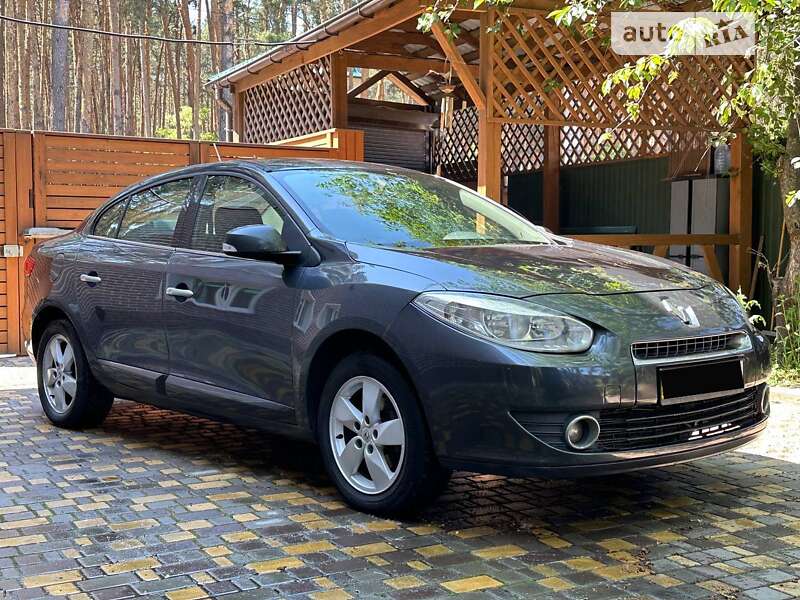 Седан Renault Fluence 2010 в Киеве