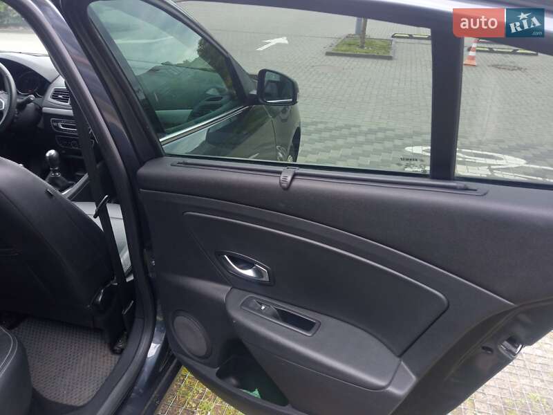 Седан Renault Fluence 2011 в Львові