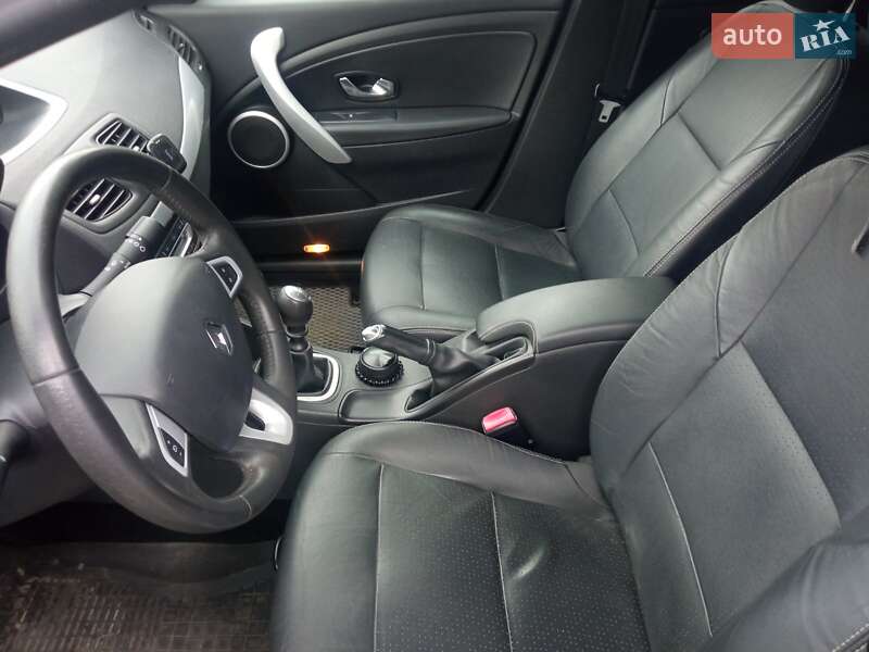 Седан Renault Fluence 2011 в Львові