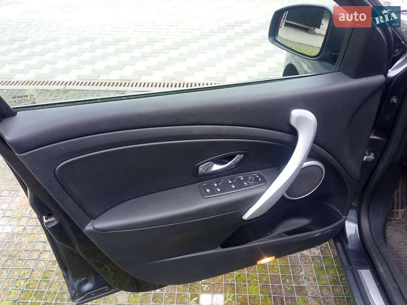 Седан Renault Fluence 2011 в Львові