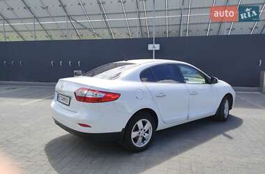 Седан Renault Fluence 2011 в 