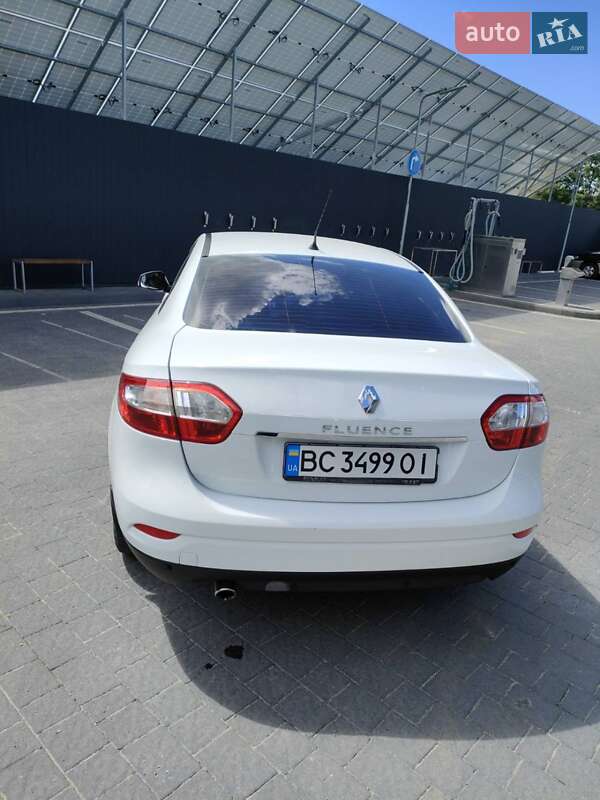 Седан Renault Fluence 2011 в Самборі