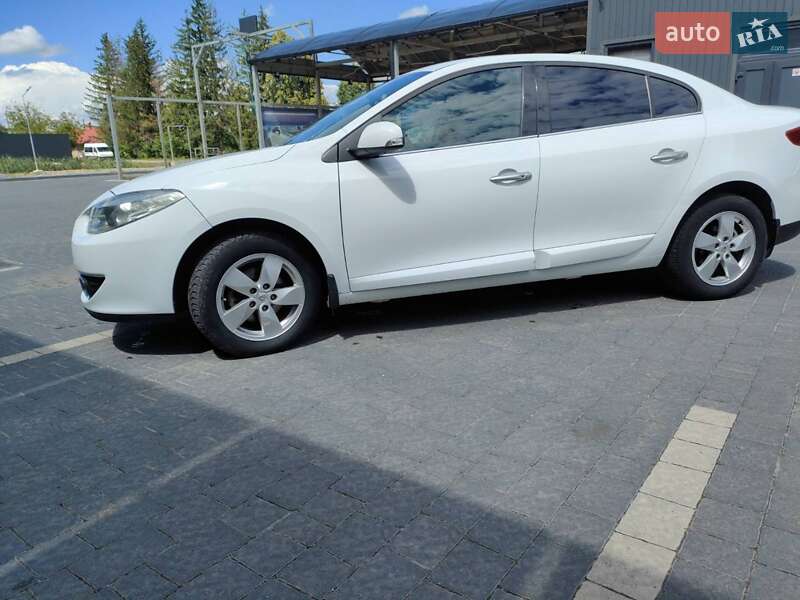 Седан Renault Fluence 2011 в Самборі