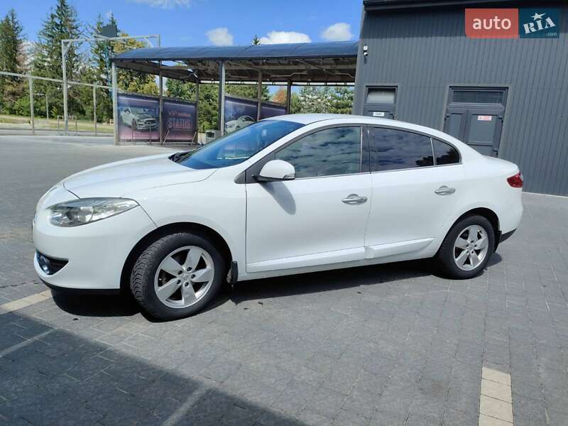 Седан Renault Fluence 2011 в Самборе