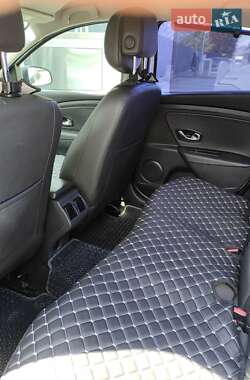 Седан Renault Fluence 2011 в Самборі