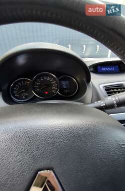 Седан Renault Fluence 2011 в Самборі