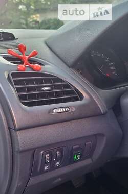 Седан Renault Fluence 2012 в 