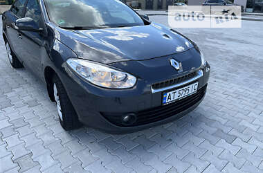 Седан Renault Fluence 2010 в Калуші