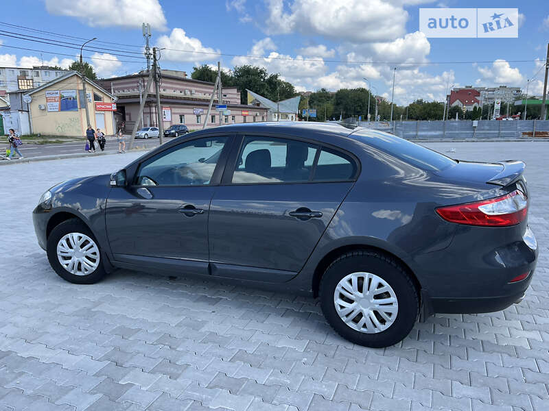 Седан Renault Fluence 2010 в Калуші