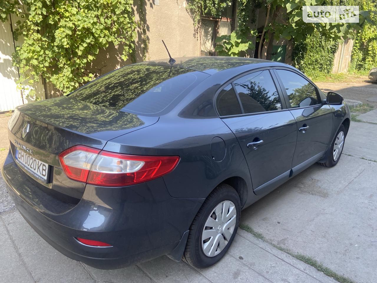 2011 Renault Fluence - мініатюра 12