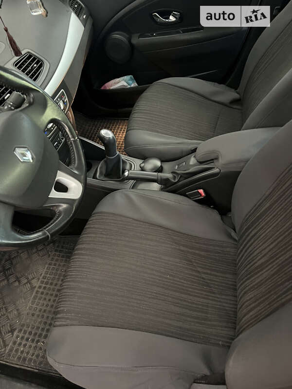 Седан Renault Fluence 2012 в Южноукраїнську