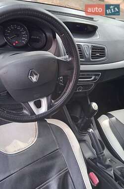 Седан Renault Fluence 2012 в 