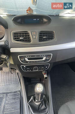 Седан Renault Fluence 2012 в 