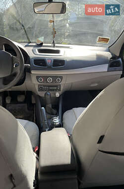 Седан Renault Fluence 2011 в 