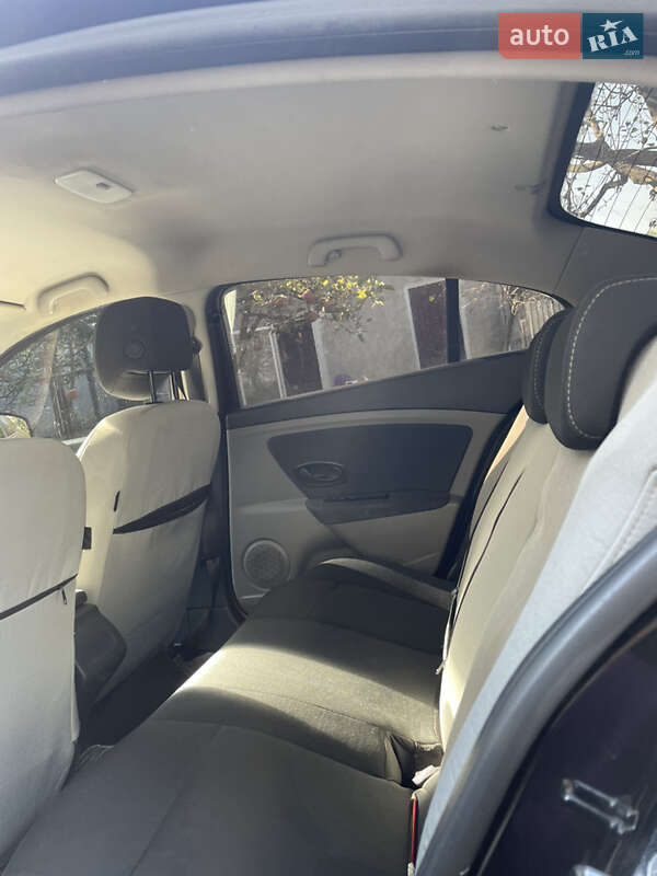 Седан Renault Fluence 2011 в Трускавці