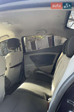 Седан Renault Fluence 2011 в 