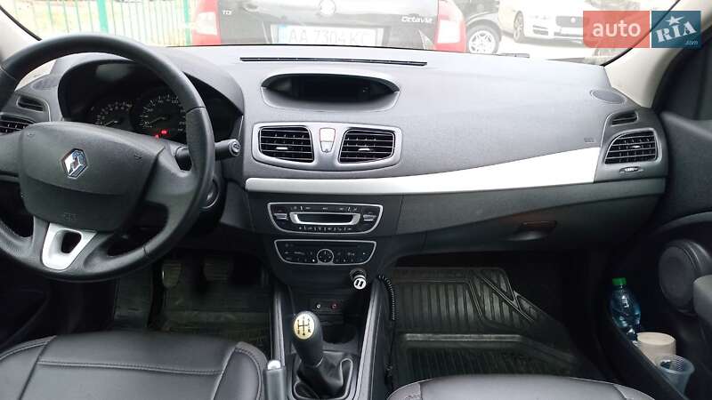 Седан Renault Fluence 2011 в 