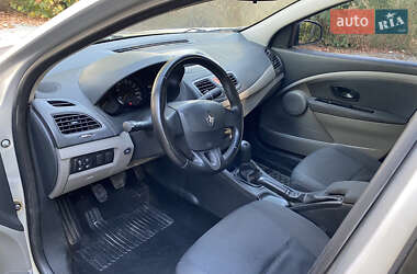 Седан Renault Fluence 2011 в 