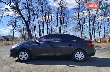 Седан Renault Fluence 2011 в 