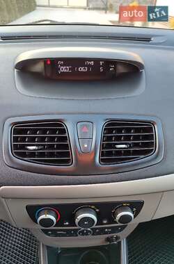 Седан Renault Fluence 2012 в 