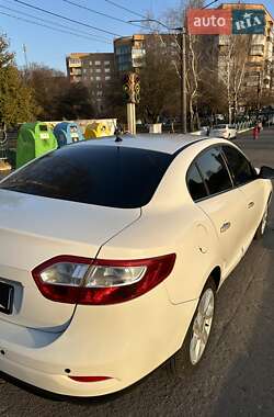 Седан Renault Fluence 2011 в 